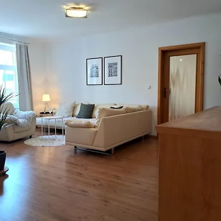 Beautiful Historical Place Apartment *